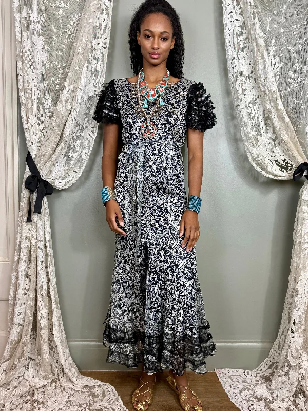 Deal Zone Appolina, 30s silver and black floral lace dress