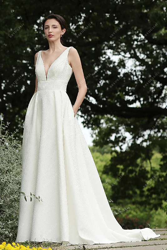 Deep Discounts Ready To Ship | Classic Grid Jacquard Pockets Wedding Dress