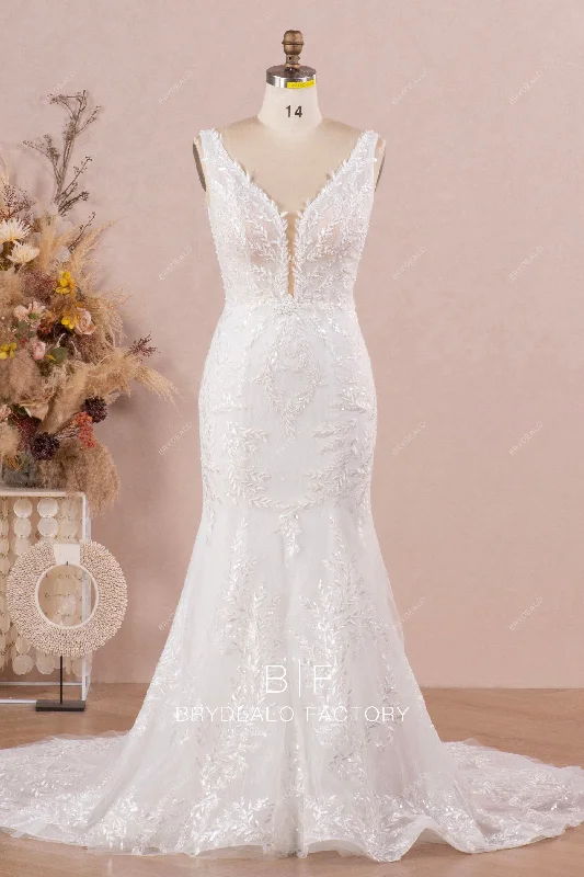 Great Deals Plunging Neck Lace Sleeveless Mermaid Wedding Gown