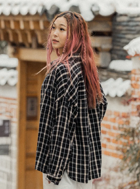 Overstock Chloe Kim Oversized Flannel Shirt - Anthracite Platz Plaid