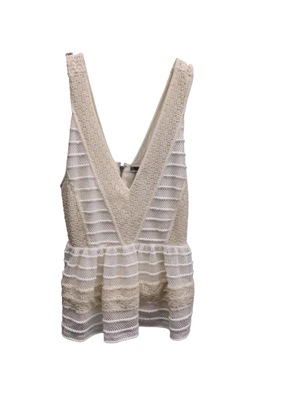 Epic Deals Top Sleeveless By Chelsea 28  Size: M