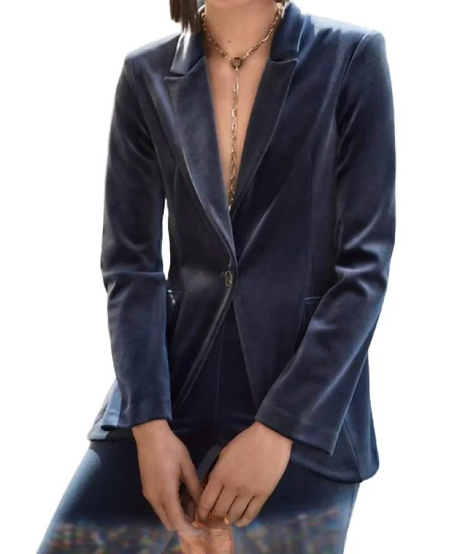 Don't Wait Velvet Fitted Blazer In Nightfall