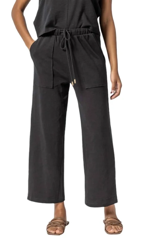 Online Exclusive Cropped Pull On Pant In Black