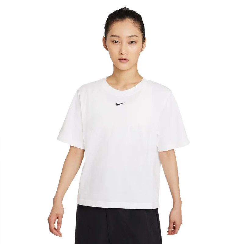 Nike Women's Sportswear Essential Boxy T-Shirt