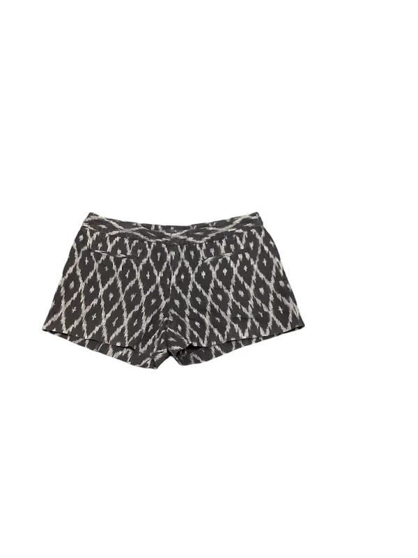 Markdown Madness Gap Women's Short Black Print 2